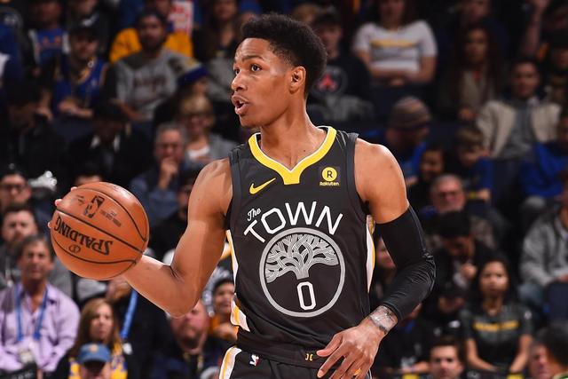 本坦库尔女友社媒晒图：祝大家圣诞快乐