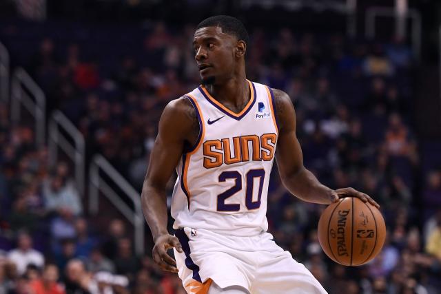 胡明轩15分广东胜宁波 王岚嵚17分同曦胜四川